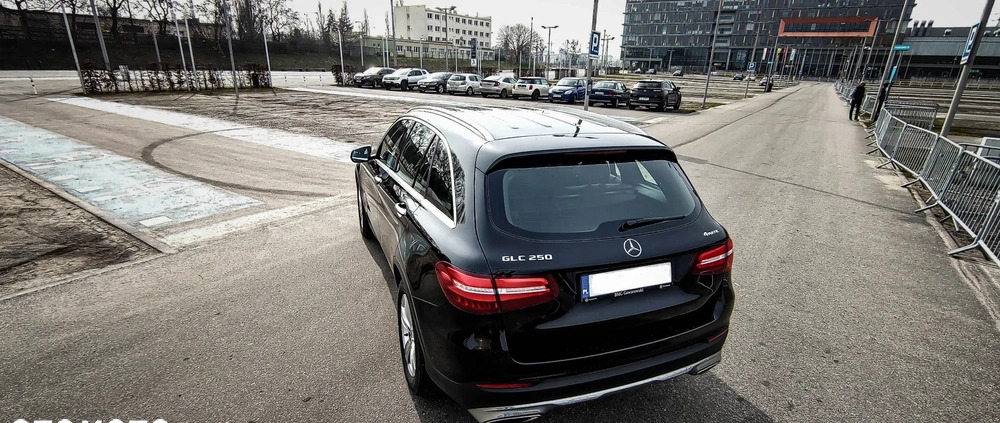 Mercedes-Benz GLC cena 99999 przebieg: 212346, rok produkcji 2017 z Gdańsk małe 121